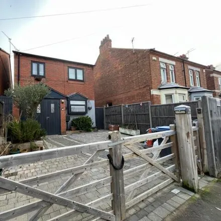 Buy this 3 bed house on Hurst Road in Hinckley, LE10 1AB