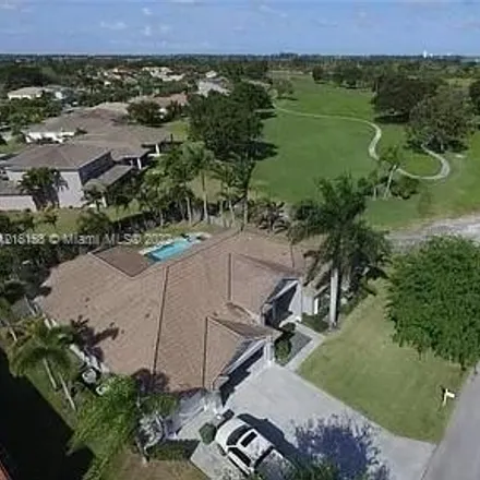 Image 2 - 3185 Fairways Drive, Homestead, FL 33035, USA - House for sale