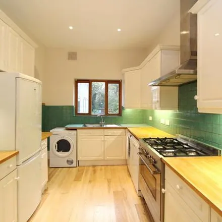 Rent this 5 bed duplex on Hale Gardens in London, W3 9SQ