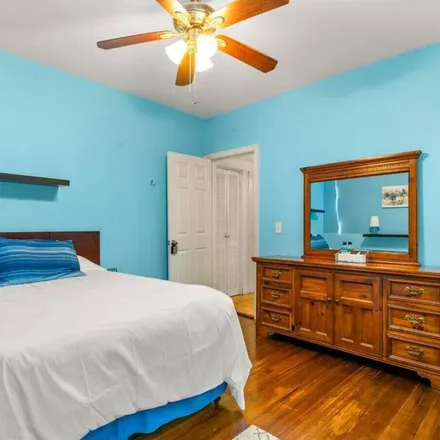 Rent this 1 bed apartment on Bridgeport