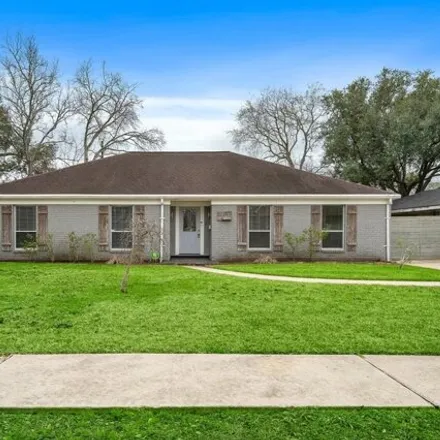 Rent this 3 bed house on 5725 Cerritos Drive in Houston, TX 77035