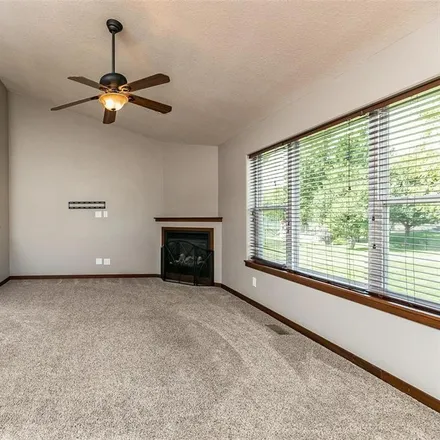 Image 5 - 1601 Hoover Trail Circle Southwest, Summit, Cedar Rapids, IA 52404, USA - House for sale