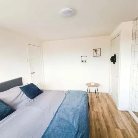 Rent this 2 bed apartment on Groene Hilledijk 261A in 3073 AK Rotterdam, Netherlands