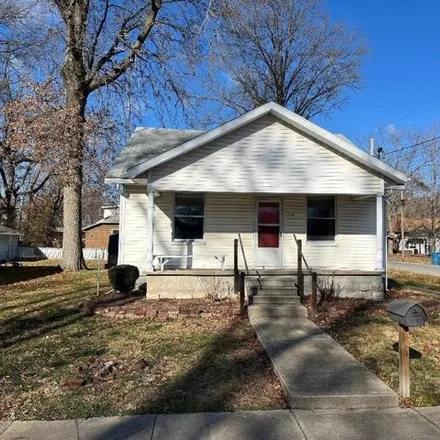 Buy this 2 bed house on 811 North Commercial Street in Benton, IL 62812