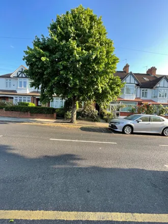 Rent this 3 bed apartment on Victoria Road in London, NW7 4SB