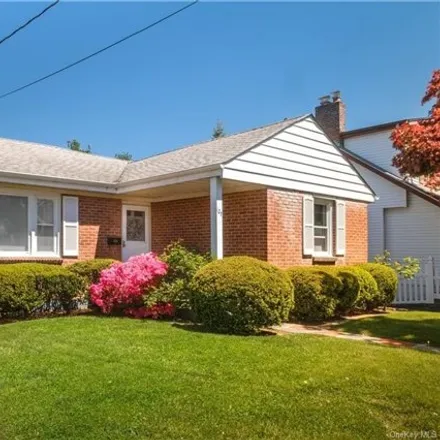Buy this 3 bed house on 105 Fowler Avenue in Bryn Mawr Park, City of Yonkers