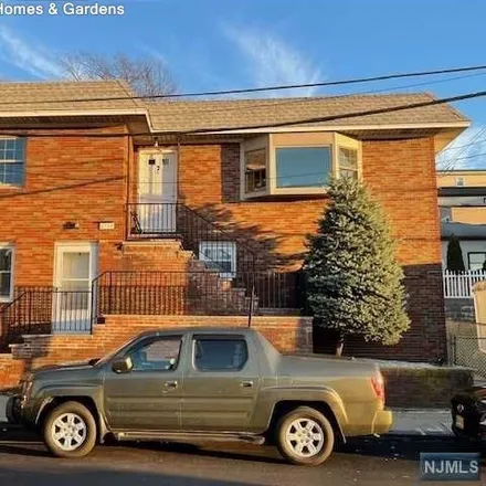 Rent this 3 bed house on Terrace Apartments in Columbia Avenue, North Bergen