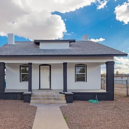 Buy this 3 bed house on 2029 West Jefferson Street in Phoenix, AZ 85009