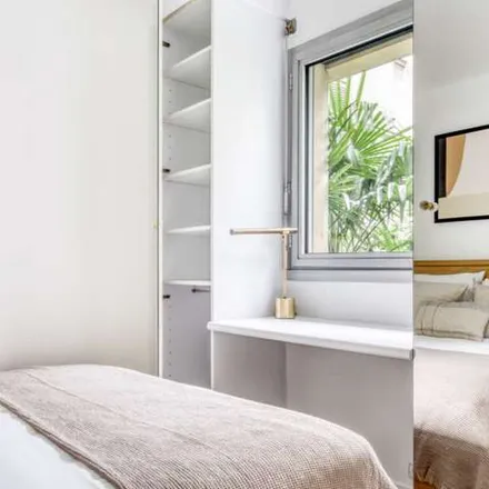 Image 8 - 1 Rue Nicolo, 75116 Paris, France - Apartment for rent