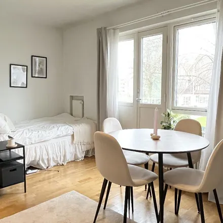 Rent this 1 bed apartment on Villatomtsvägen 3B in 252 34 Helsingborg, Sweden