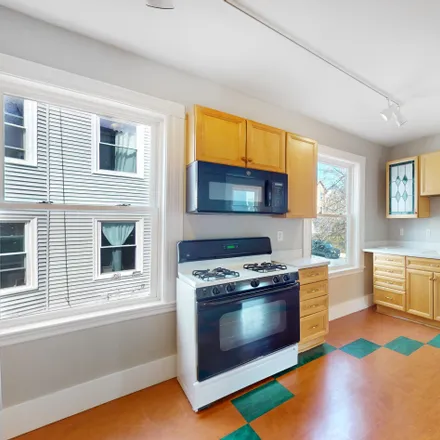 Image 6 - #2, 4 Bucknam Street, Mission Hill, Boston - Apartment for rent