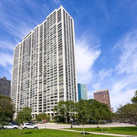 Buy this 1 bed condo on 2800 North Lake Shore Drive in Chicago, IL 60657