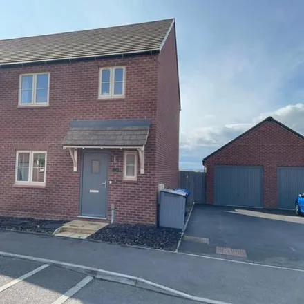 Buy this 3 bed duplex on West View Lane in Lutterworth, LE17 4FU