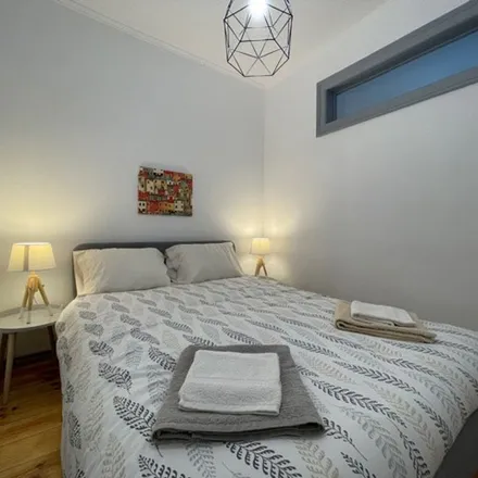 Rent this 3 bed apartment on Rua dos Remédios 194 in 196, 198