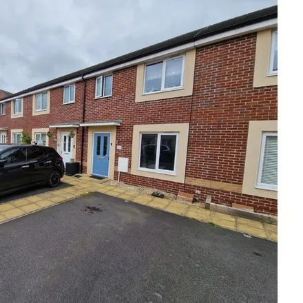 Rent this 3 bed townhouse on Emerald Way in Willowdown, Bridgwater Without