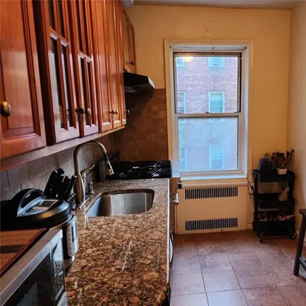 Image 7 - 110-55 72nd Road, New York, NY 11375, USA - Apartment for sale
