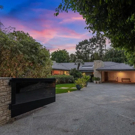 Image 2 - 1011 North Hillcrest Road, Beverly Hills, CA 90210, USA - House for sale