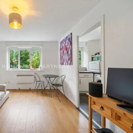 Rent this 1 bed room on 44-58 Telegraph Place in London, E14 9XD