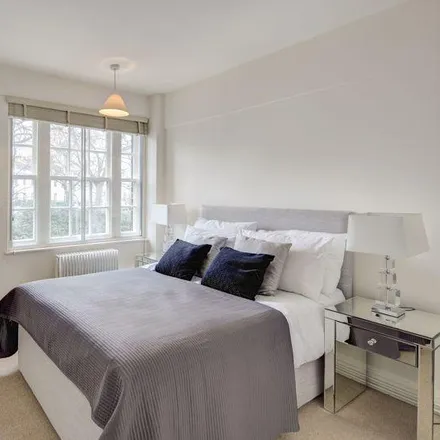 Image 4 - Pelham Court, 145 Fulham Road, London, SW3 6SD, United Kingdom - Apartment for rent