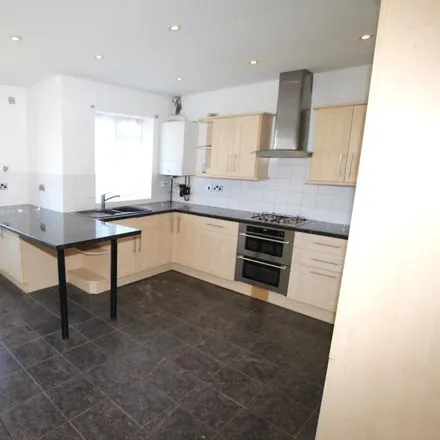 Image 2 - Elmsleigh Avenue, London, HA3 8HZ, United Kingdom - Townhouse for rent