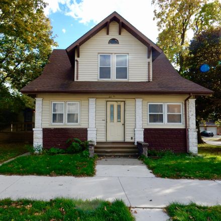Rent this 3 bed house on 323 Washington Avenue in Iowa Falls, IA 50126