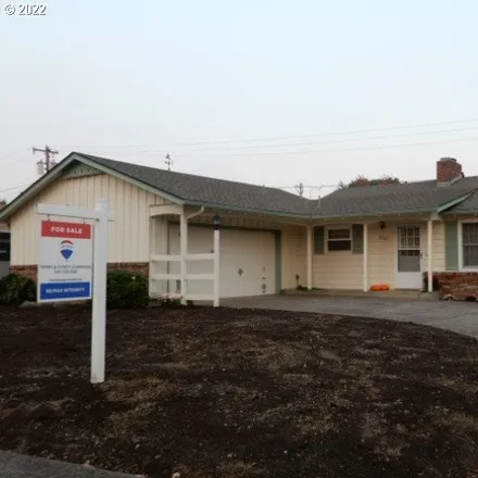 Buy this 3 bed house on 2563 Jasmine Street in Eugene, OR 97404