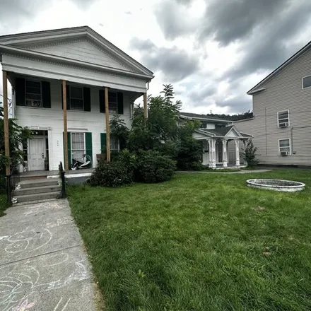 Image 2 - 735 Church Street, Honesdale, Wayne County, PA 18431, USA - House for sale