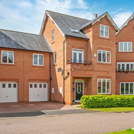 Rent this 4 bed townhouse on Gilwern Close in Chester, CH1 4AP