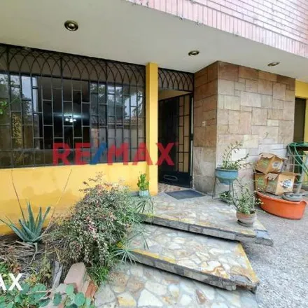 Image 2 - KFC, José de San Martín Avenue, Pueblo Libre, Lima Metropolitan Area 15081, Peru - House for sale