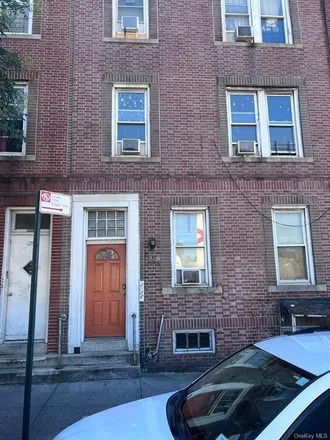 Image 3 - 1958 Virginia Avenue, New York, NY 10472, USA - Townhouse for sale