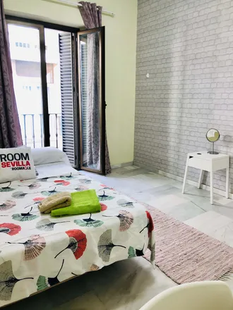 Rent this studio room on Calle O'Donnell in 22, 41001 Seville