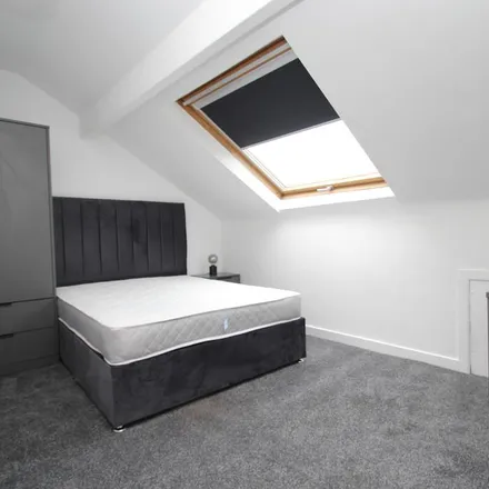 Rent this 1 bed room on 21 Salisbury Avenue in Leeds, LS12 2AR