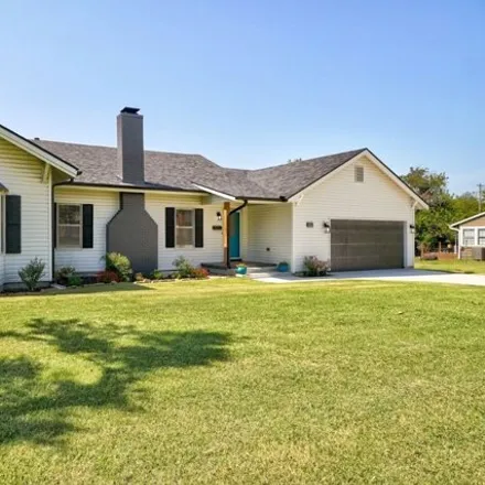 Buy this 4 bed house on 1852 North Union Street in Shawnee, OK 74804