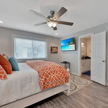 Rent this 2 bed condo on Port Aransas in TX, 78373