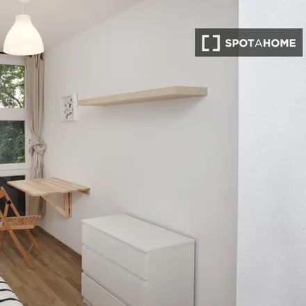 Rent this 4 bed room on Agentur für Arbeit Berlin Mitte in Charlottenstraße 87-90, 10969 Berlin