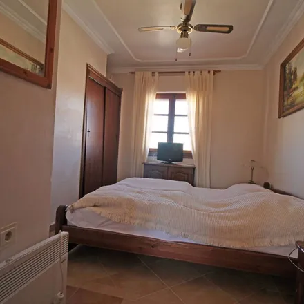 Rent this 1 bed apartment on Centro de Salud San Miguel de Salinas in Calle Quevedo, 03192 San Miguel de Salinas