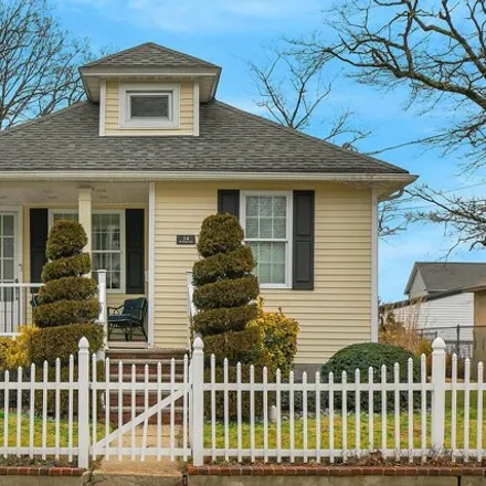 Buy this 3 bed house on 16 West Sunset Avenue in Red Bank, NJ 07701