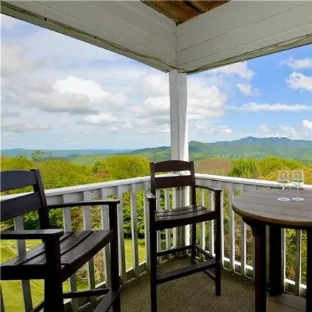 Buy this 2 bed condo on Barn Road in Avery County, NC 28604