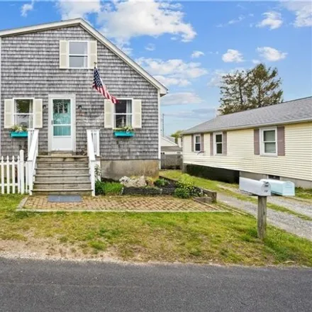 Buy this 2 bed house on 26 Greenfield Avenue in Portsmouth, RI 02871