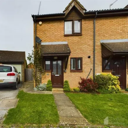 Buy this 2 bed duplex on The Pastures in Stevenage, SG2 7DZ