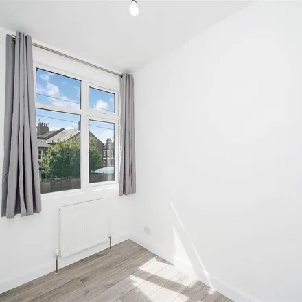 Image 7 - Willingdon Road, London, N22 6SD, United Kingdom - Townhouse for rent