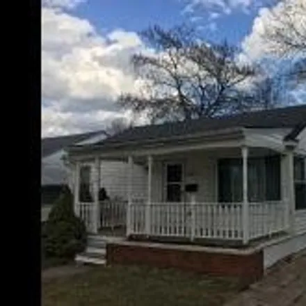 Image 2 - 277 West Cowan Avenue, Madison Heights, MI 48071, USA - House for rent