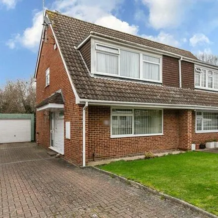 Buy this 4 bed duplex on Canvey Close in Broadfield, RH11 9HD