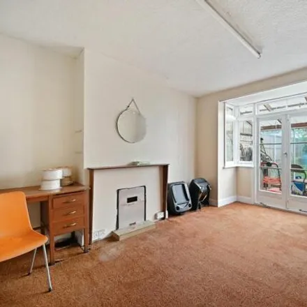 Buy this 3 bed townhouse on Abbotts Road in London, SM3 9ST