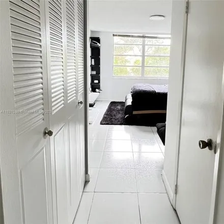 Image 4 - 2710 Northeast 183rd Street, Aventura, FL 33160, USA - Condo for sale