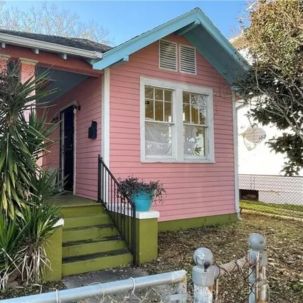 Buy this 2 bed house on 2712 Soniat Street in New Orleans, LA 70115