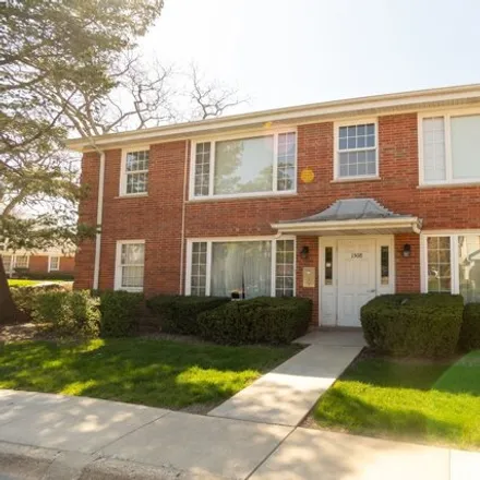 Buy this 2 bed condo on 1546 Plymouth Place in Glenview, IL 60025
