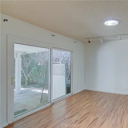 Image 7 - 22309 Mobile Street, Los Angeles, CA 91303, USA - House for sale