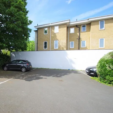 Image 2 - Watford Junction Railway Station, Woodford Road, North Watford, WD17 1PB, United Kingdom - Apartment for rent