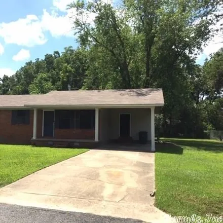 Rent this 3 bed house on 600 North Hickory Street in Beebe, AR 72012